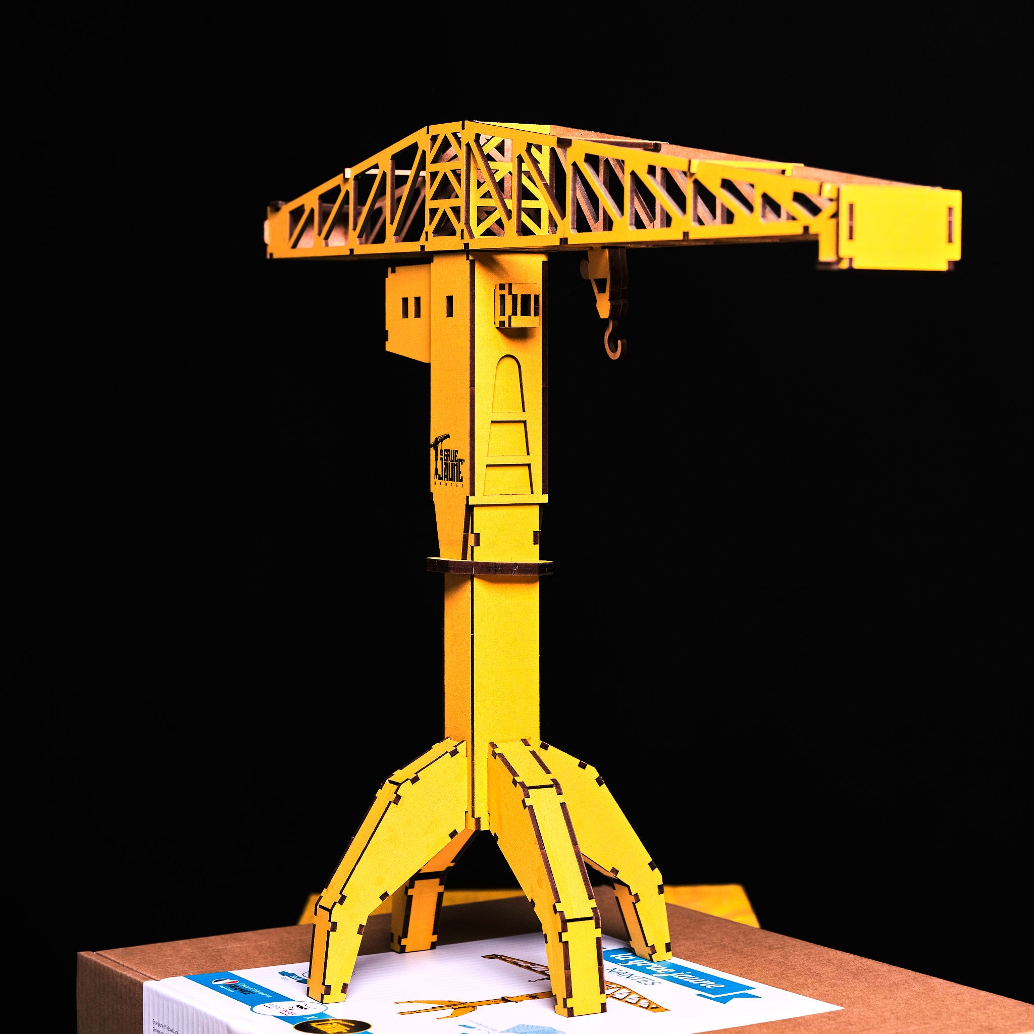 La Grue Jaune en bois à monter